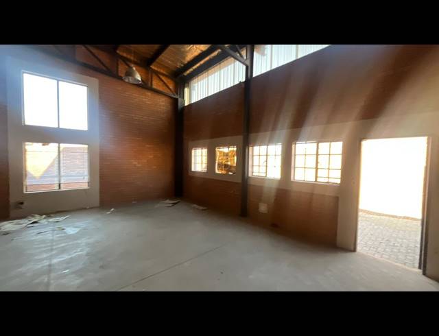 270M² WAREHOUSE TO LET IN N4 GATEWAY INDUSTRIAL PARK
